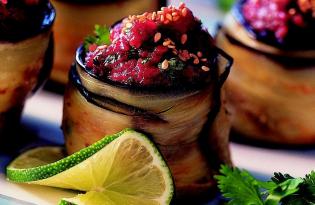 Tartare en roulés d'aubergines