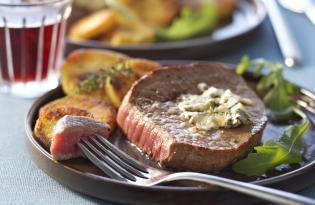 Steak au bleu, galette de polenta