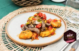 Emincé de bœuf sauce créole, bananes plantain sautées aux épices des Caraïbes