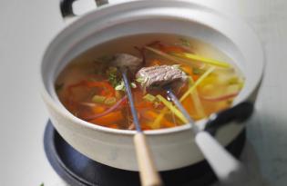 Fondue de bœuf au vin blanc