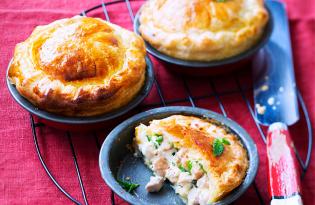 Mini-tourtes de rognons blancs d’agneau aux pousses d’épinard et chèvre frais