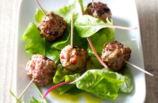 Bouchées de veau aux baies rose et raisins secs