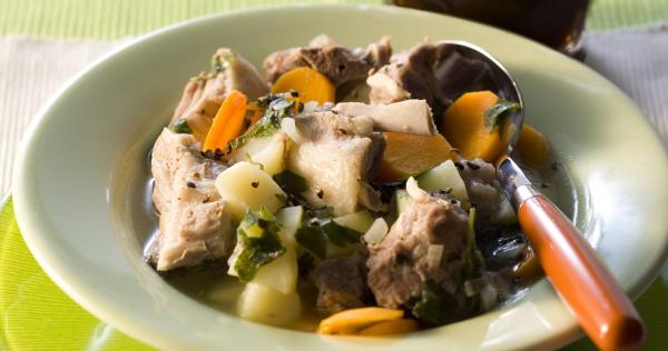 Collier d'agneau aux pommes de terre (Irish Stew) facile : découvrez les  recettes de Cuisine Actuelle