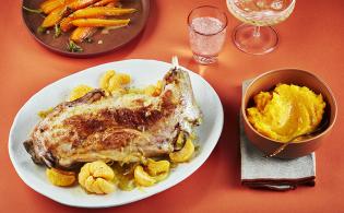 Gigot de chevreau rôtie au miel, purée de butternut, carottes glacées au sirop d’érable