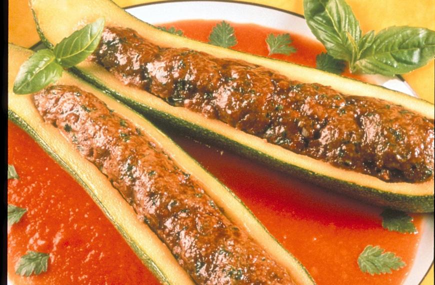 Courgettes farcies au coulis de tomate