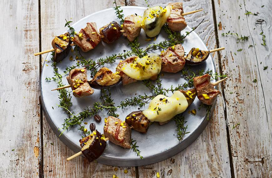 Brochettes de veau et d’aubergine au thym et au café