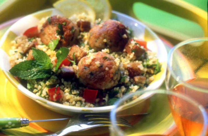 Croquettes d'agneau, taboulé et salade d'aubergines