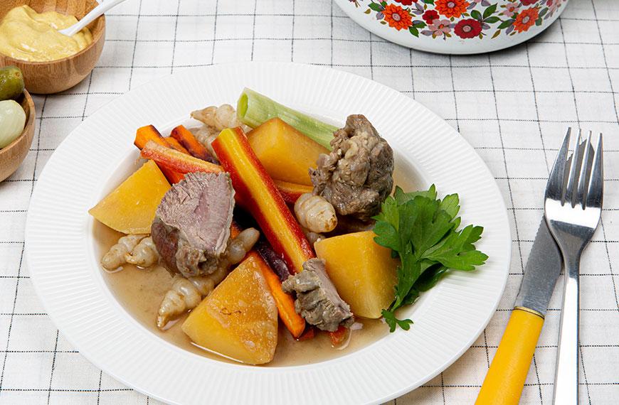 Recette de Pot au feu d'agneau aux légumes oubliés