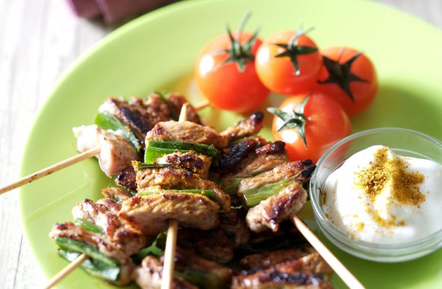 Petites brochettes de veau au curry